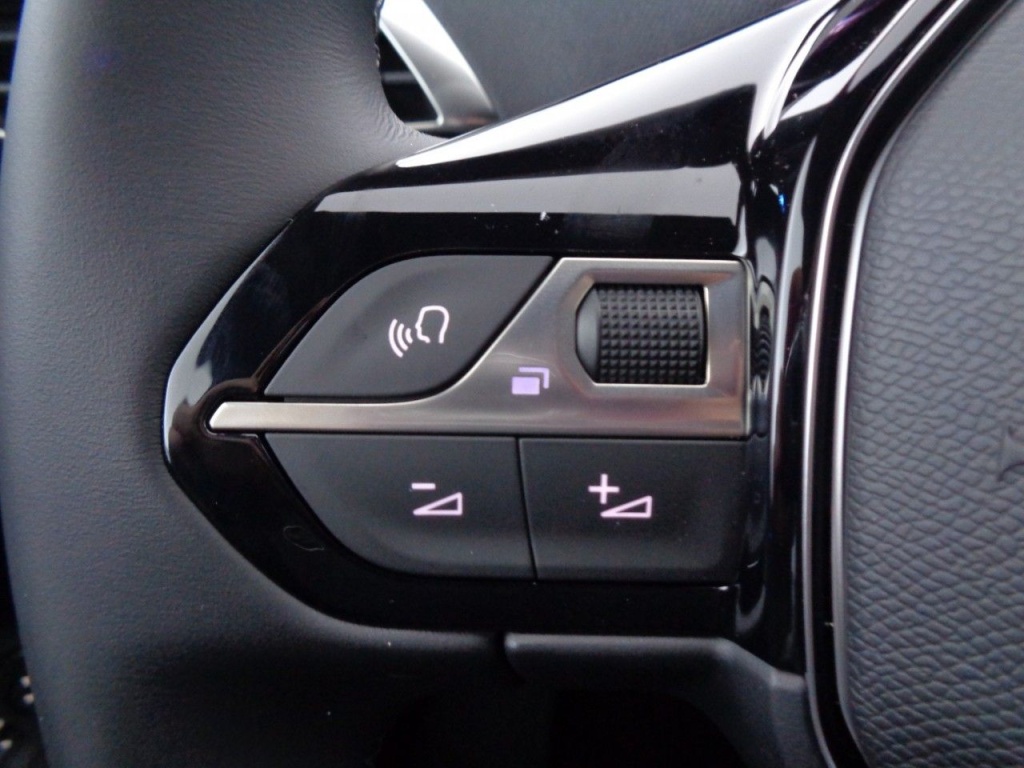 PEUGEOT 3008 1.2 PURETECH 130CH ALLURE PACK - ref: 2-703012 - Photo 7