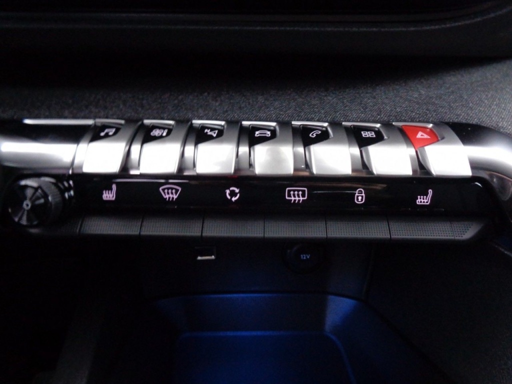 PEUGEOT 3008 1.2 PURETECH 130CH ALLURE PACK - ref: 2-703012 - Photo 9