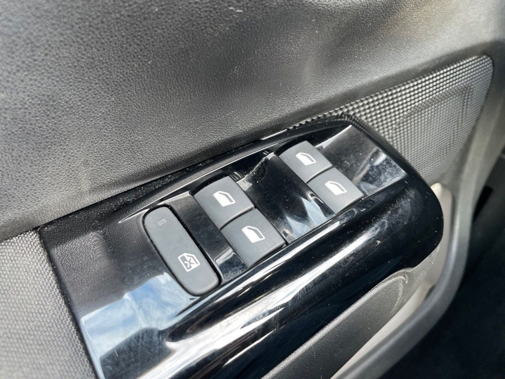 CITROEN C3 1.2 PURETECH 110CH EAT6 SHINE - ref: 2-730217 - Photo 16