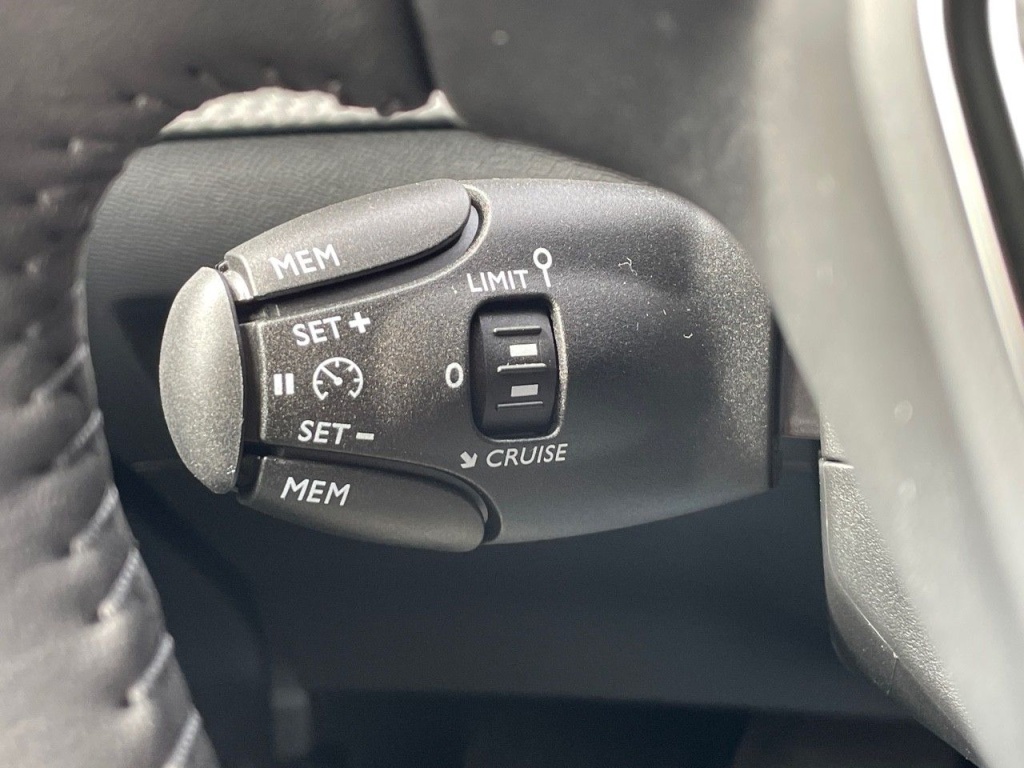 PEUGEOT 208 1.2 PURETECH 100CH ALLURE - ref: 2-750371 - Photo 13