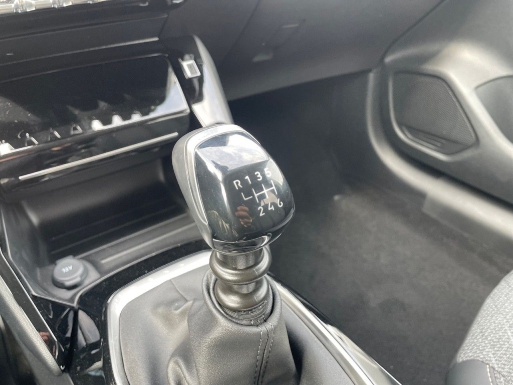 PEUGEOT 208 1.2 PURETECH 100CH ALLURE - ref: 2-750371 - Photo 6