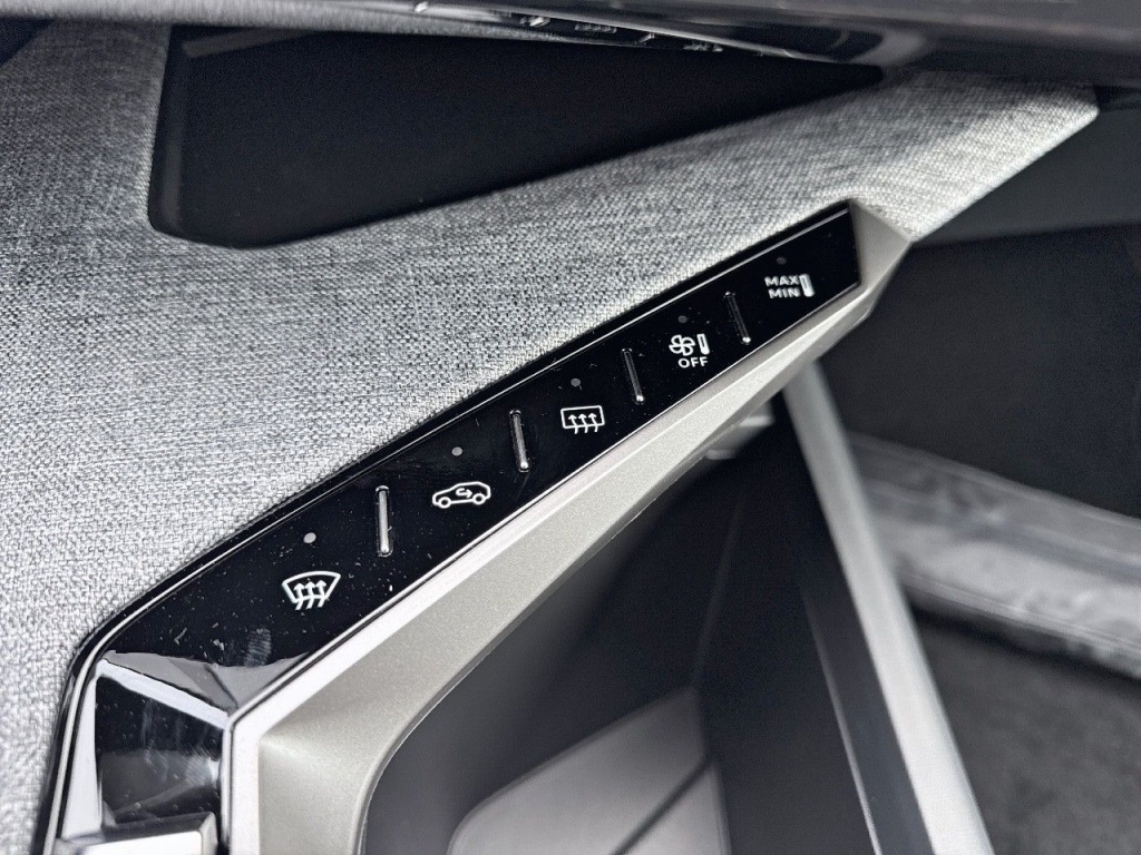 PEUGEOT 5008 HYBRID 136CH E-DCS6 ALLURE - ref: 2-754448 - Photo 8