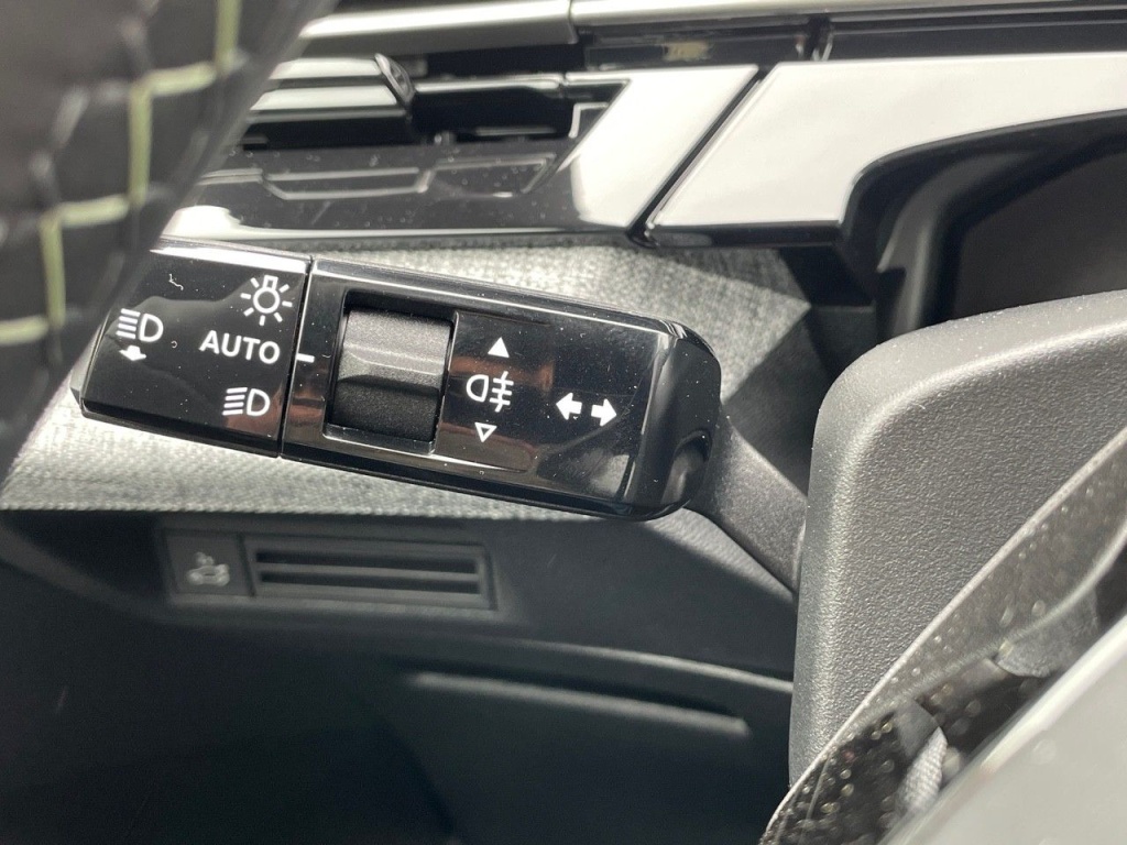 PEUGEOT 5008 HYBRID 136CH E-DCS6 GT - ref: 2-754843 - Photo 13