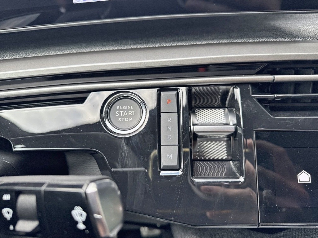 PEUGEOT 3008 HYBRID 136CH E-DCS6 GT - ref: 2-755451 - Photo 6