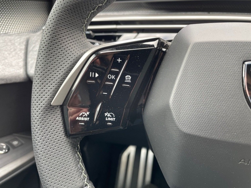 PEUGEOT 5008 HYBRID 136CH  E-DCS6 GT - ref: 2-758356 - Photo 16