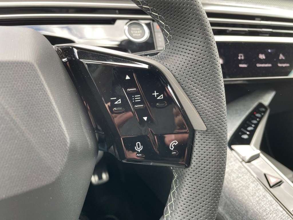PEUGEOT 5008 HYBRID 136CH  E-DCS6 GT - ref: 2-758356 - Photo 17