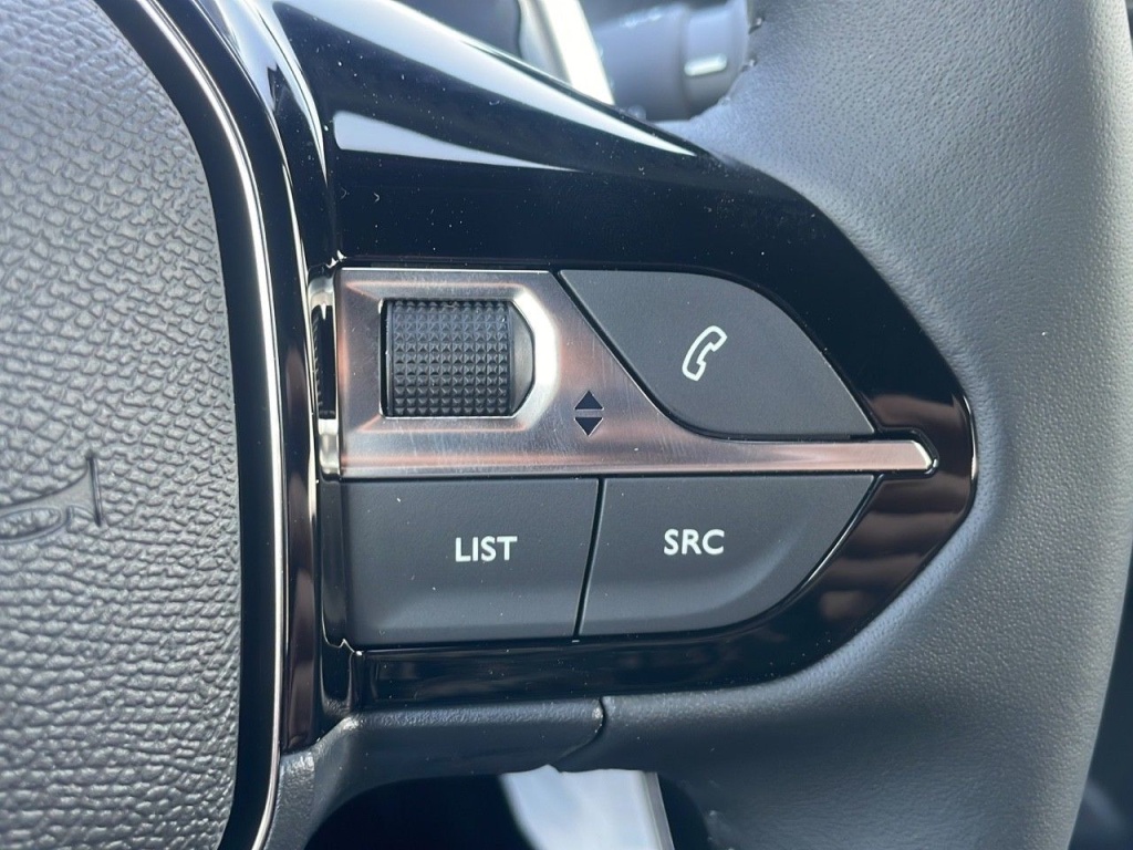 PEUGEOT 2008 HYBRID 136CH E-DCS6 ALLURE - ref: 2-766229 - Photo 17