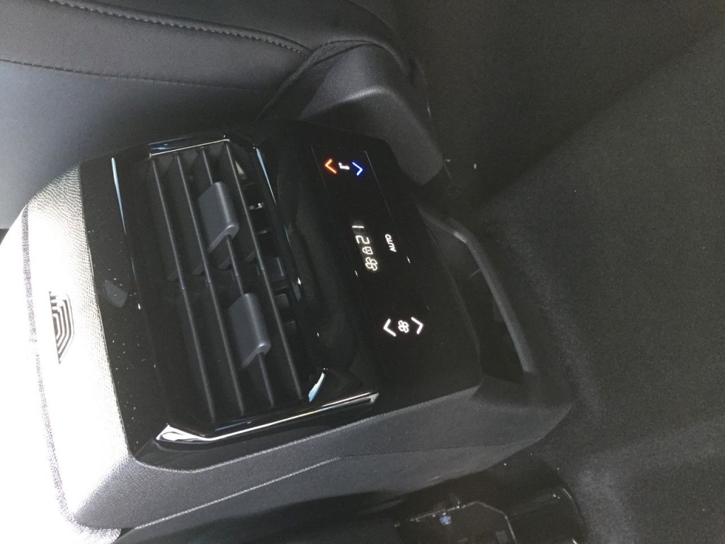 PEUGEOT 5008 HYBRID 136CH E-DCS6 ALLURE - ref: 2-766236 - Photo 5