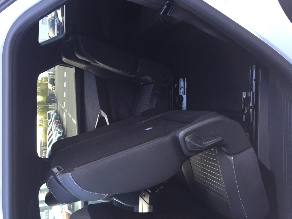 PEUGEOT 5008 HYBRID 136CH E-DCS6 ALLURE - ref: 2-766236 - Photo 6