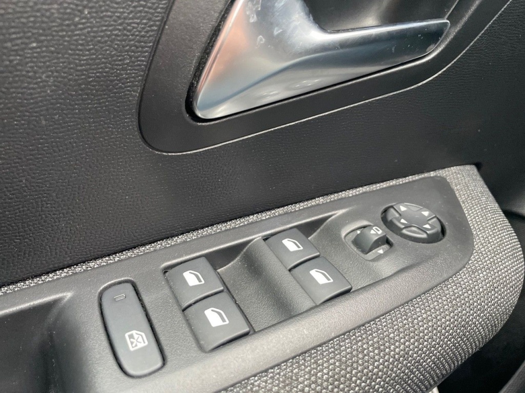 PEUGEOT 208 1.2 PURETECH 100CH STYLE - ref: 2-766858 - Photo 15