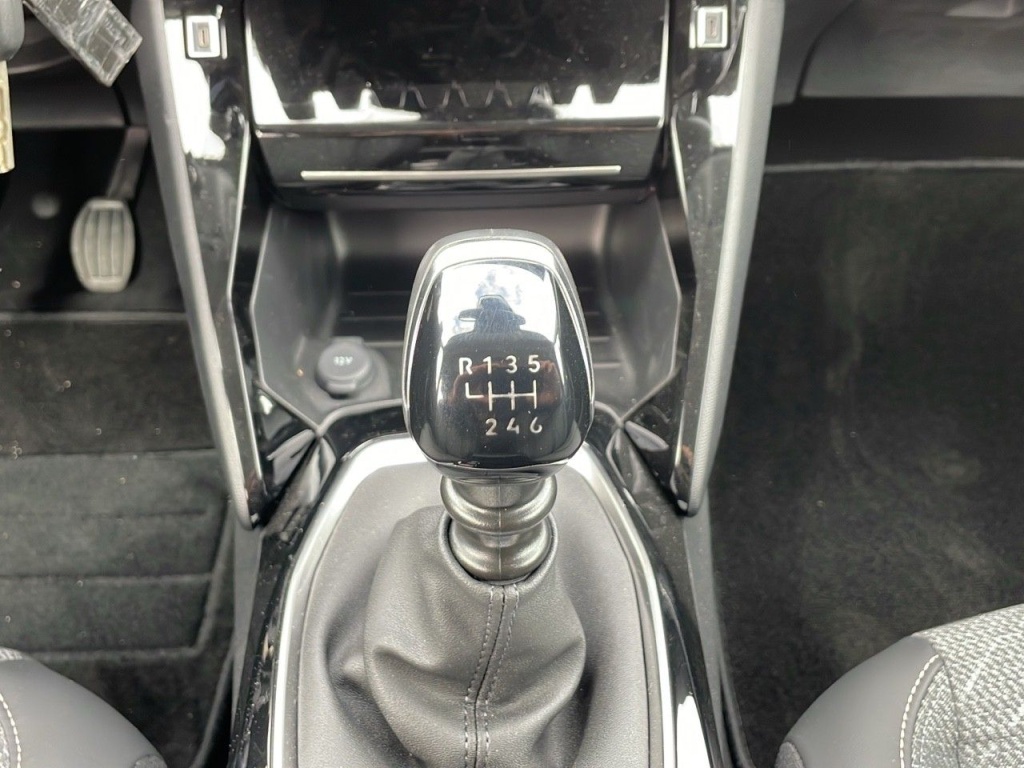 PEUGEOT 208 1.2 PURETECH 100CH  S&S ALLURE - ref: 2-768940 - Photo 18