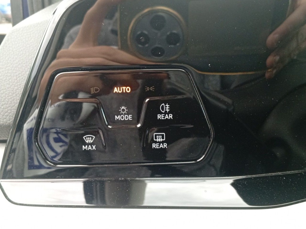 VOLKSWAGEN Golf VIII 1.0 ETSI 110CH DSG LIFE - ref: 2-771457 - Photo 9