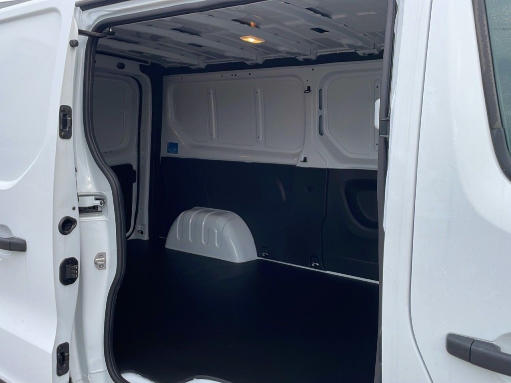 RENAULT Trafic L2H1 2.0DCI 170CH AT9 ENERGY EXTRA - ref: 2-773112 - Photo 8