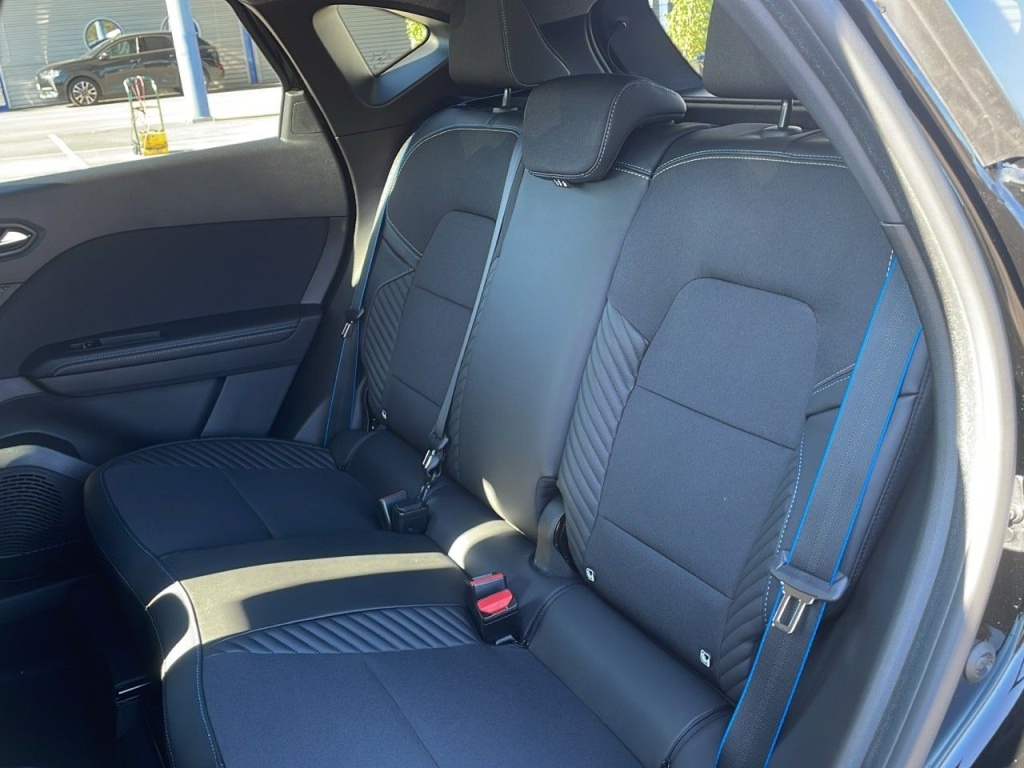 RENAULT Captur E-TECH F.HYBRID 145CH ESPRIT ALPINE - ref: 2-775300 - Photo 8