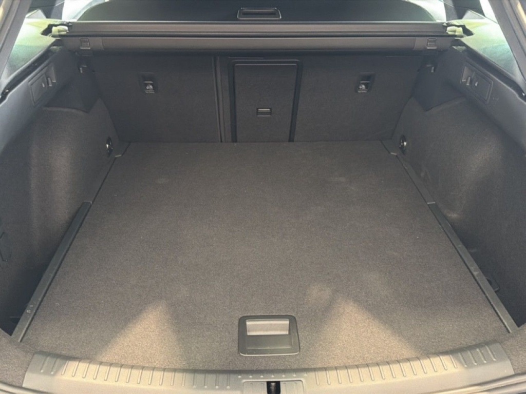 CUPRA Leon Sportstourer 1.5 eTSI 150CH DSG7 - ref: 2-782174 - Photo 2