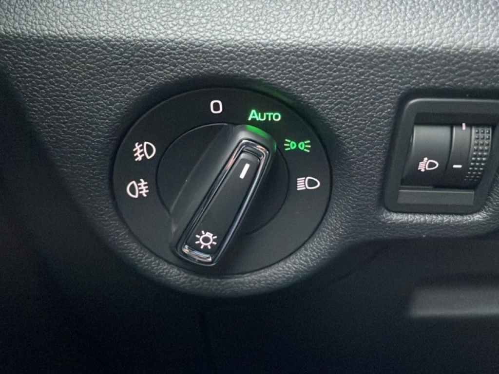 SKODA Kamiq 1.0 TSI 115CH DSG7 SELECTION - ref: 2-788037 - Photo 17