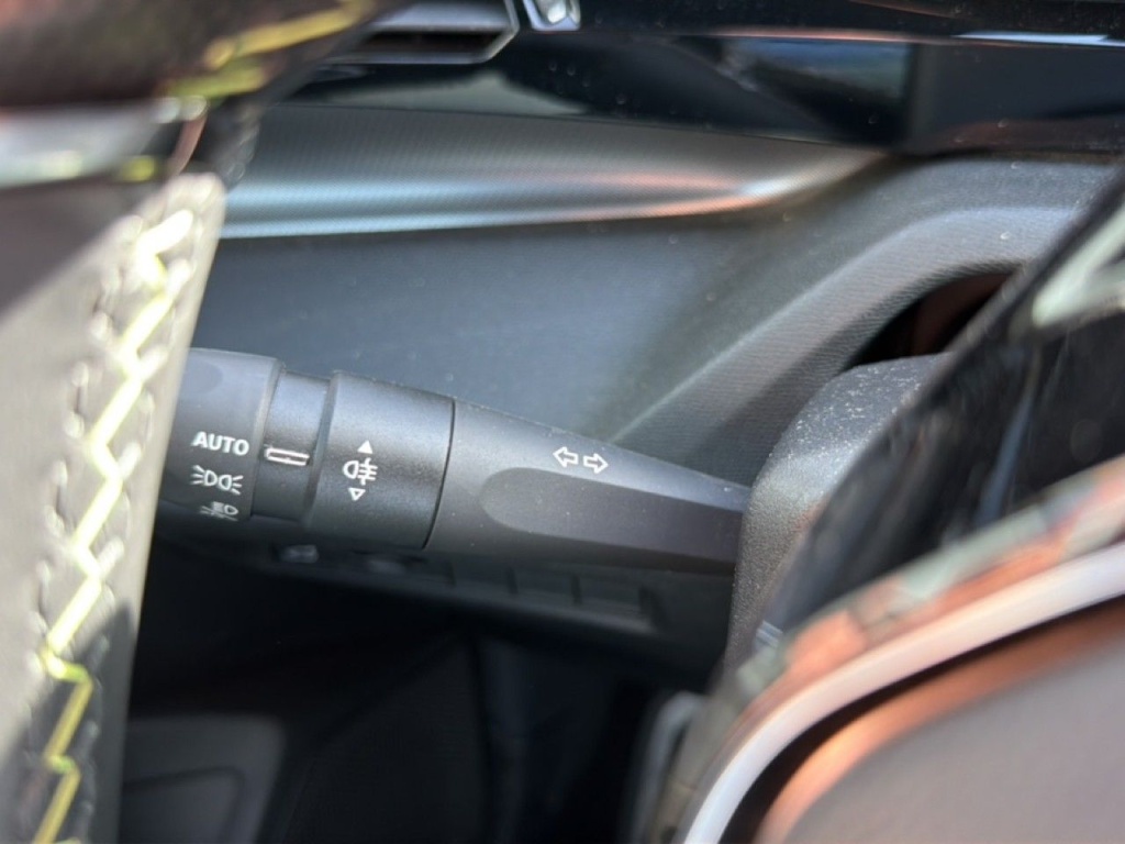 PEUGEOT 408 1.2 HYBRID 145CH e-DCS6 GT - ref: 2-802269 - Photo 14