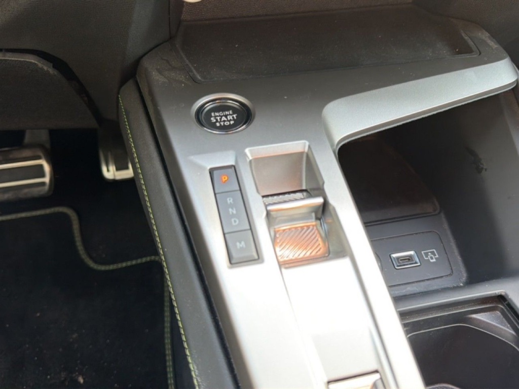 PEUGEOT 408 1.2 HYBRID 145CH e-DCS6 GT - ref: 2-802269 - Photo 6