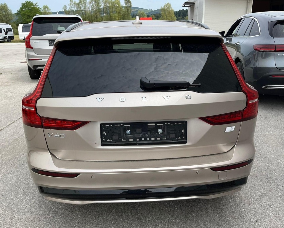 VOLVO V60 Ultimate Dark T6 pHEV 350HP AWD Geartronic  - ref: 4-132273 - Photo 2