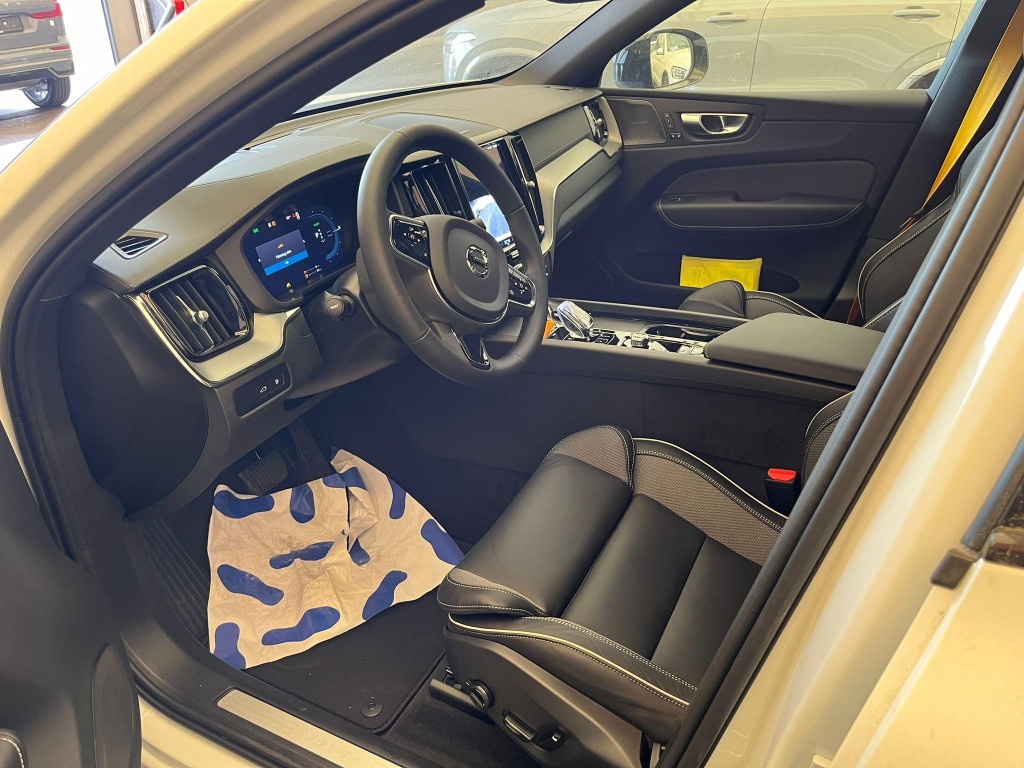 VOLVO XC60 Polestar T8 455HP AWD Geartronic pHEV - ref: 4-132307 - Photo 6