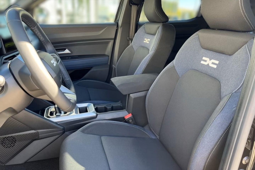 DACIA Duster Journey 1.6 Hybrid 140HP AT  - ref: 4-157752 - Photo 2