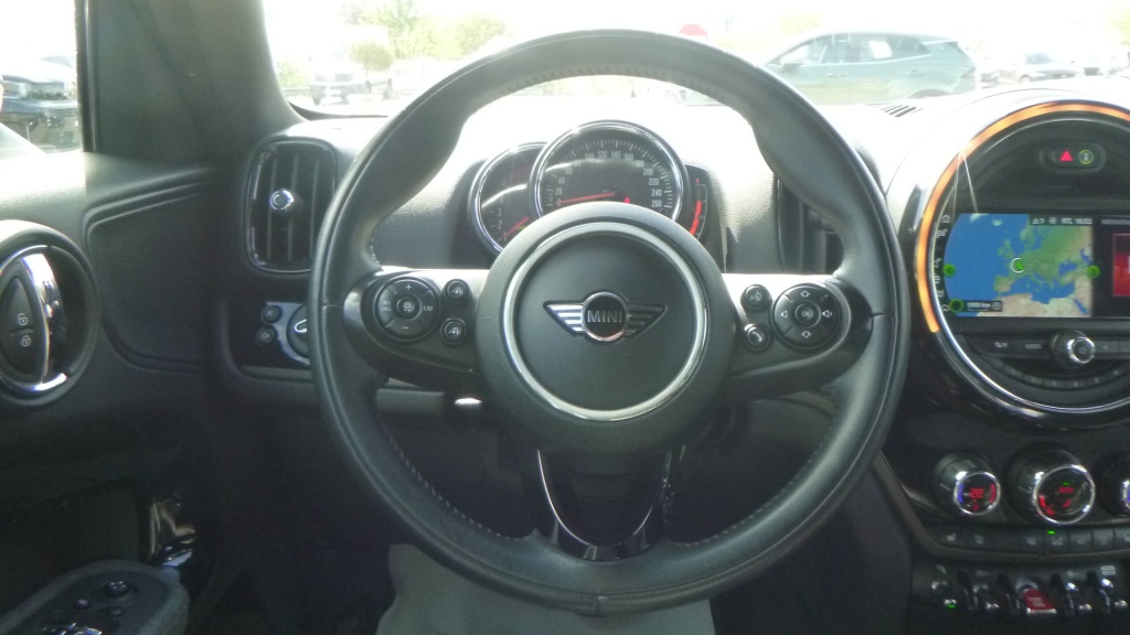 MINI Countryman Cooper D MINI COUNTRYMAN SUREQUIPEE 150 CH ALL4 BVA8 - COOPER D + JANTES 18