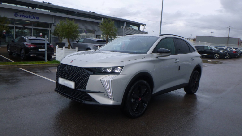 DS DS7 Performance Line DS7 BLUEHDI 130 EAT8 PERFORMANCE LINE +CAM +HML +ALARME - ref: 5-1254363 - Photo 1