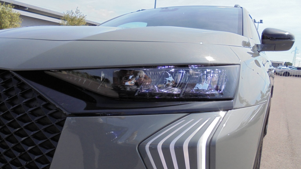 DS DS7 Performance Line DS7 BLUEHDI 130 EAT8 PERFORMANCE LINE +CAM +HML +ALARME - ref: 5-1254371 - Photo 9