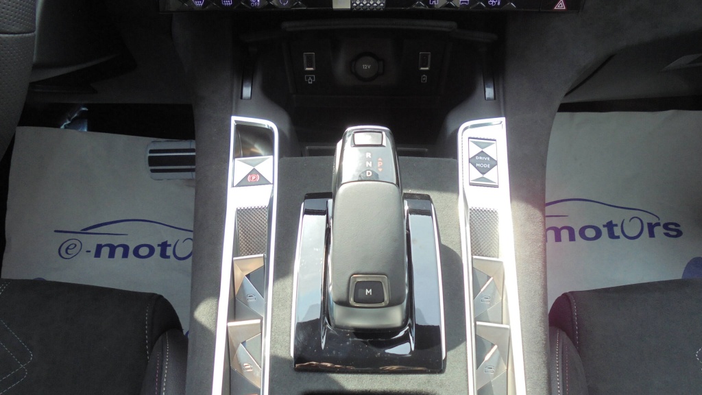 DS DS7 Performance Line DS7 BLUEHDI 130 EAT8 PERFORMANCE LINE +CAM +HML +ALARME - ref: 5-1254419 - Photo 19