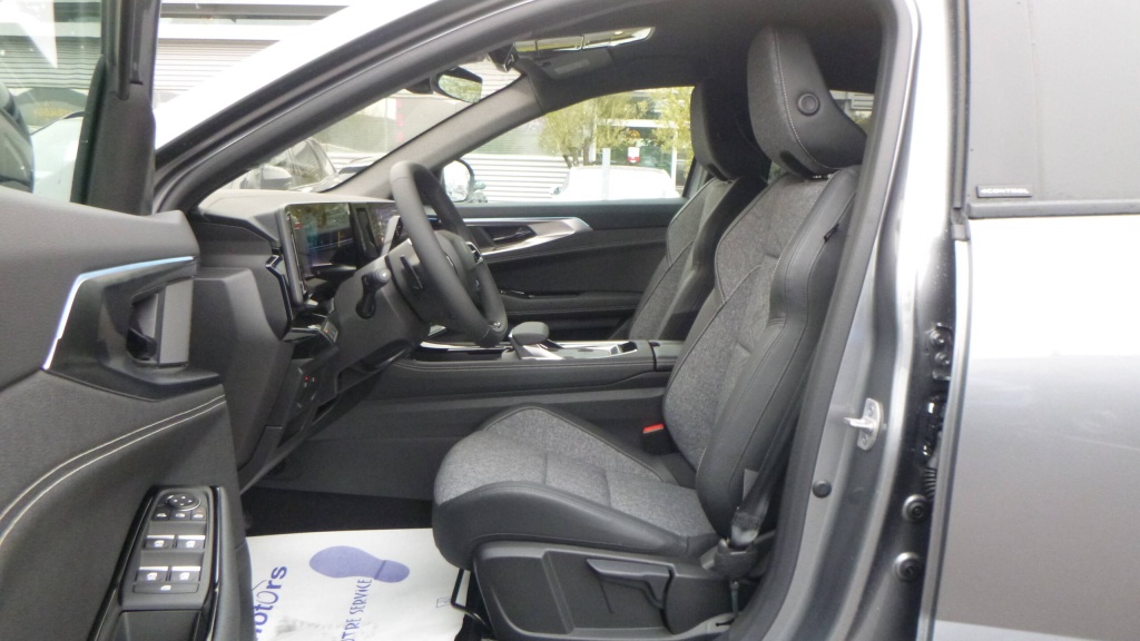 RENAULT Rafale Techno E-TECH FULL HYBRID 200 TECHNO +HML + 4CONTROL - ref: 5-1301292 - Photo 16