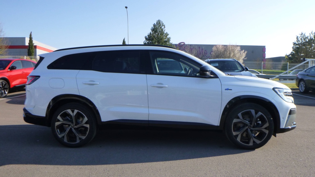 RENAULT Espace esprit Alpine ESPACE E-TECH FULL HYBRID 200 ESPRIT ALPINE - ref: 5-1302036 - Photo 4