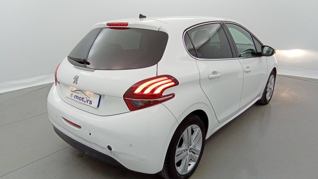 PEUGEOT 208 Allure PURETECH 110 ALLURE - ref: 5-1306641 - Photo 10