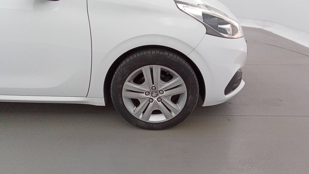 PEUGEOT 208 Allure PURETECH 110 ALLURE - ref: 5-1306641 - Photo 11