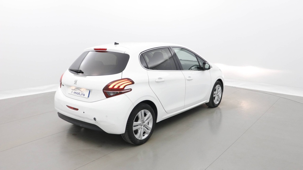 PEUGEOT 208 Allure PURETECH 110 ALLURE - ref: 5-1306641 - Photo 6