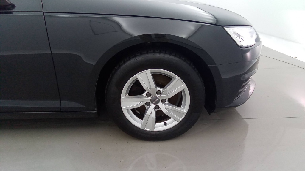 AUDI A4 A4 35 TFSI 150 +GPS 35 TFSI 150 +GPS - ref: 5-1313916 - Photo 11