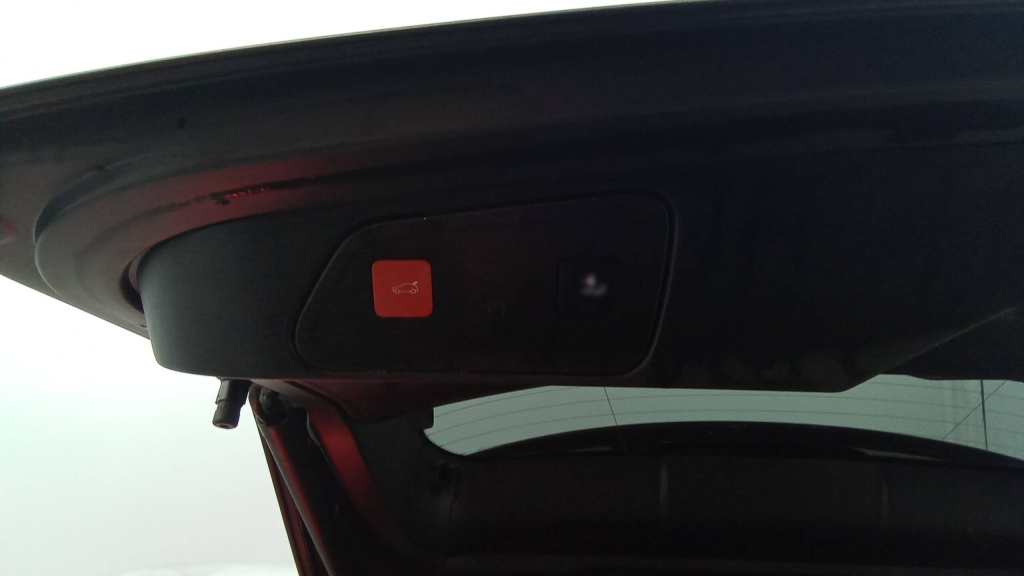 PEUGEOT 3008 Allure HYBRID 225 E-EAT8 ALLURE - ref: 5-1314197 - Photo 14