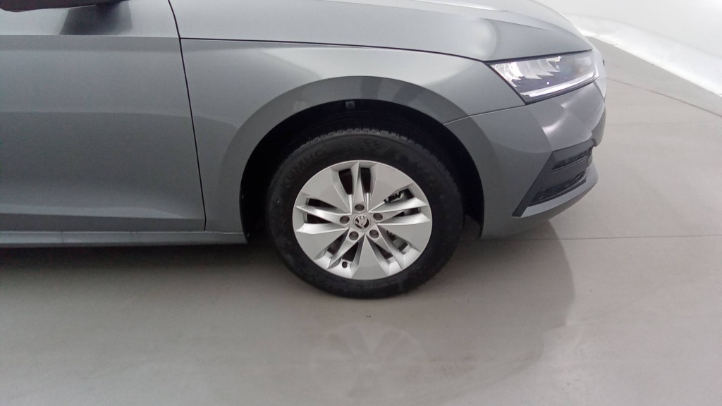 SKODA Octavia Ambition 1.0 TSI MHEV E-TEC 110 DSG7 AMBITION +GPS +CAMERA - ref: 5-1319478 - Photo 11