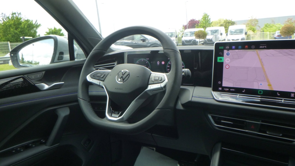 VOLKSWAGEN Tiguan R-Line TDI 150 DSG7 R-LINE +TOIT PANO +PACK HIVER +360 +ACC +KEYLESS +HML - ref: 5-1326547 - Photo 16