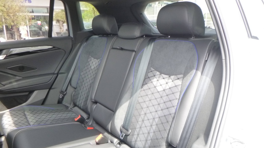 VOLKSWAGEN Tiguan R-Line TDI 150 DSG7 R-LINE +TOIT PANO +PACK HIVER +360 +ACC +KEYLESS +HML - ref: 5-1326547 - Photo 18