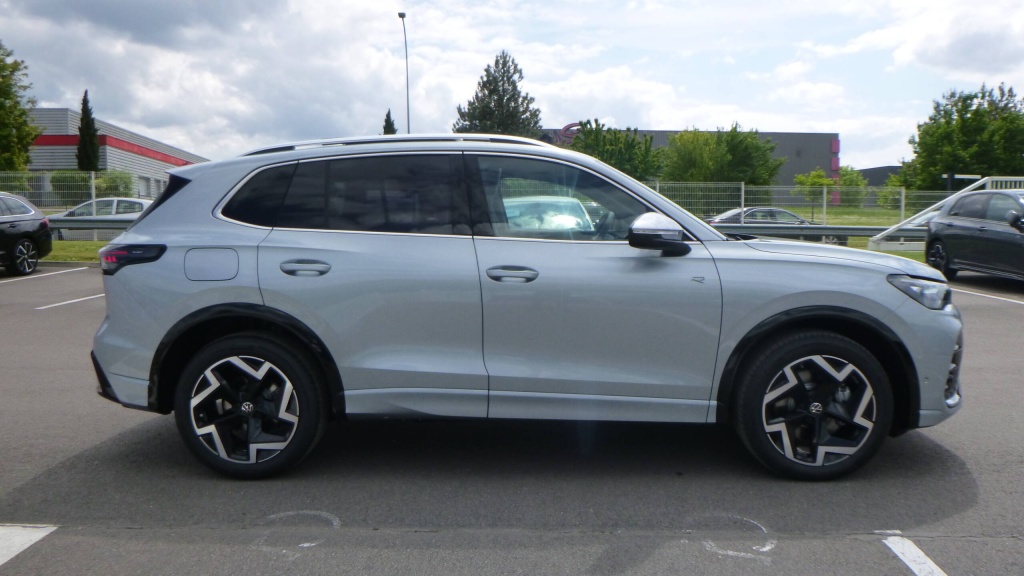 VOLKSWAGEN Tiguan R-Line TDI 150 DSG7 R-LINE +TOIT PANO +PACK HIVER +360 +ACC +KEYLESS +HML - ref: 5-1326547 - Photo 4