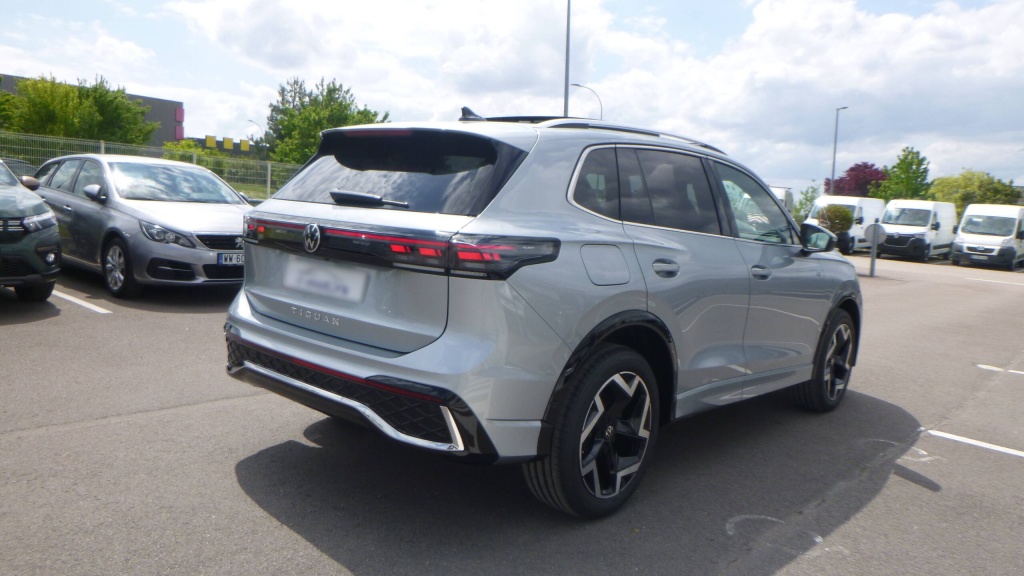 VOLKSWAGEN Tiguan R-Line TDI 150 DSG7 R-LINE +TOIT PANO +PACK HIVER +360 +ACC +KEYLESS +HML - ref: 5-1326547 - Photo 5