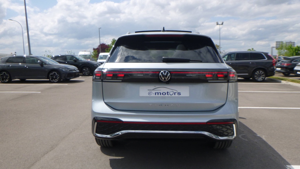 VOLKSWAGEN Tiguan R-Line TDI 150 DSG7 R-LINE +TOIT PANO +PACK HIVER +360 +ACC +KEYLESS +HML - ref: 5-1326547 - Photo 6