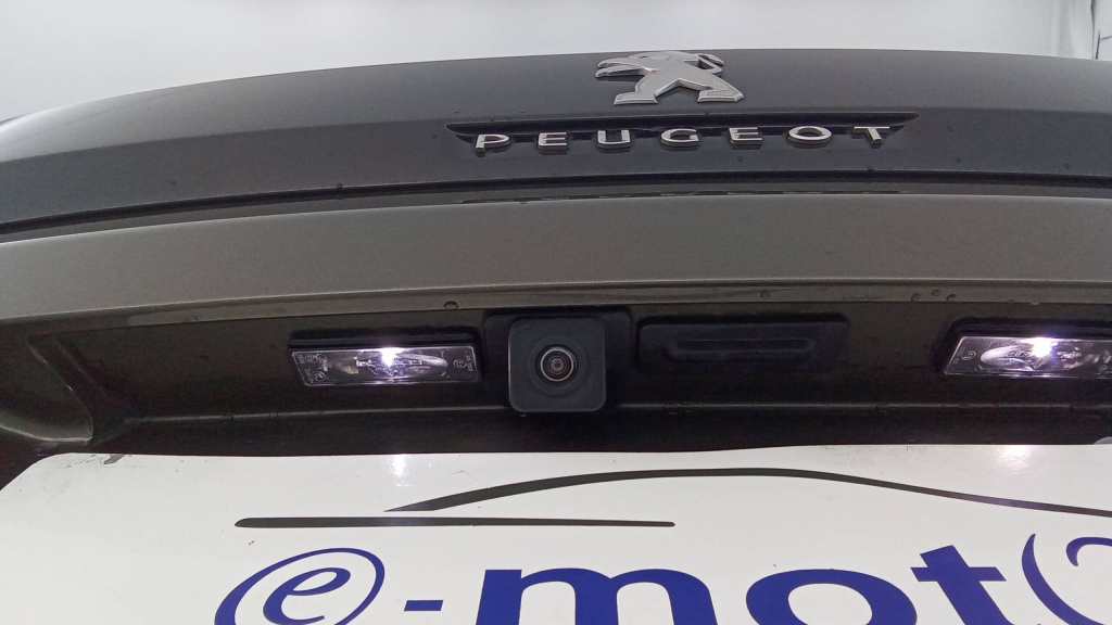 PEUGEOT 3008 Allure HYBRID 225 E-EAT8 ALLURE - ref: 5-1331377 - Photo 12