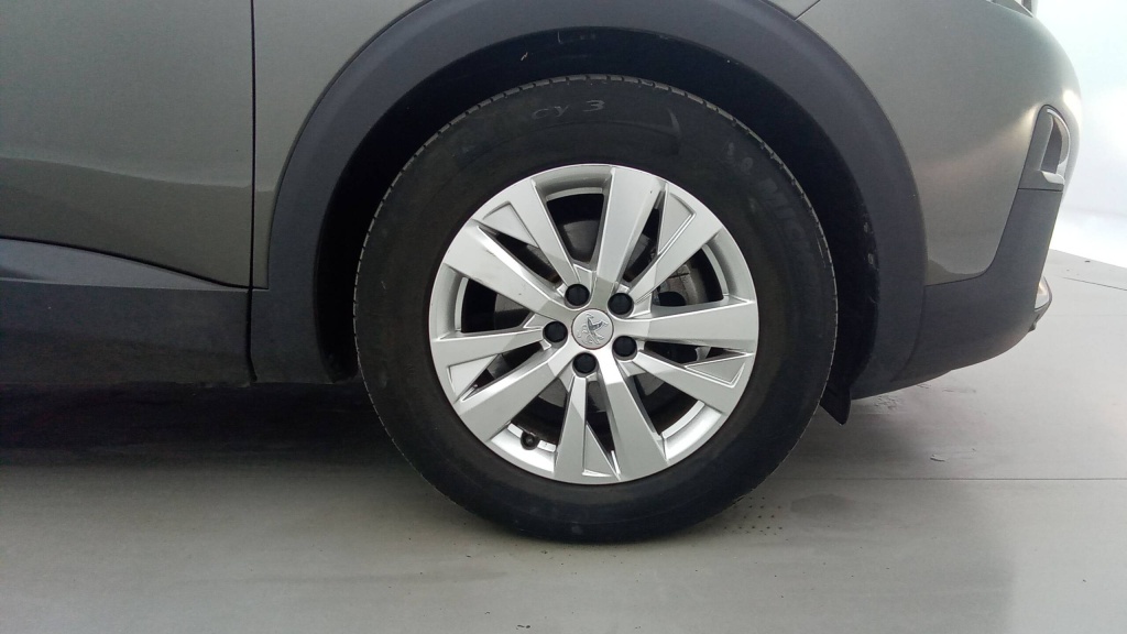 PEUGEOT 3008 Active PURETECH 130 ACTIVE - ref: 5-1331691 - Photo 11