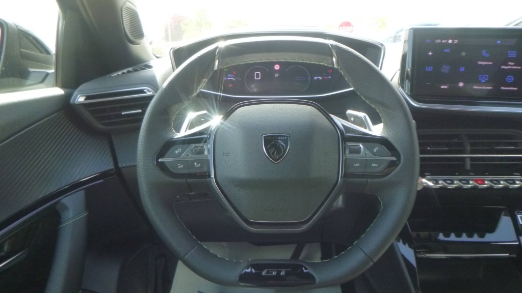 PEUGEOT 2008 GT HYBRID 145 E-DCS6 GT +TOIT PANO - ref: 5-1332159 - Photo 15