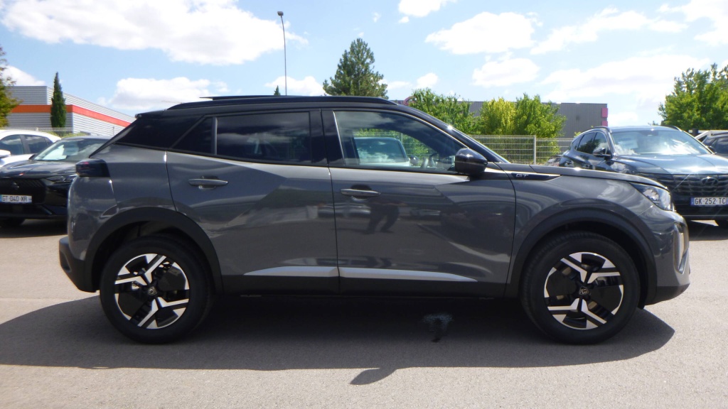 PEUGEOT 2008 GT HYBRID 145 E-DCS6 GT +TOIT PANO - ref: 5-1332159 - Photo 4