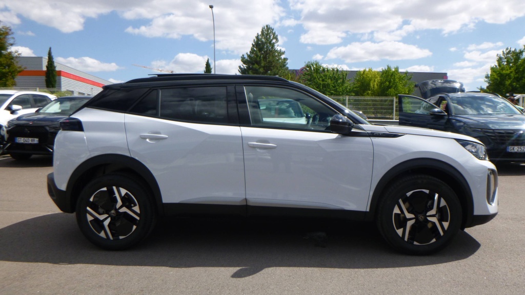 PEUGEOT 2008 GT HYBRID 145 E-DCS6 GT +TOIT PANO - ref: 5-1332168 - Photo 4