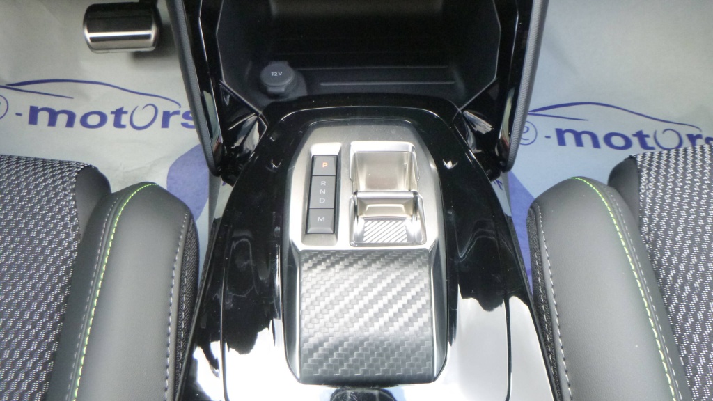 PEUGEOT 2008 GT HYBRID 145 E-DCS6 GT +TOIT PANO - ref: 5-1332169 - Photo 20