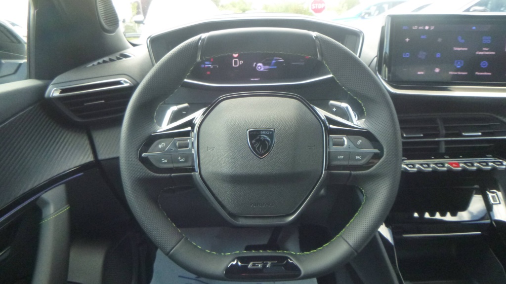 PEUGEOT 2008 GT HYBRID 145 E-DCS6 GT +TOIT PANO - ref: 5-1332179 - Photo 15