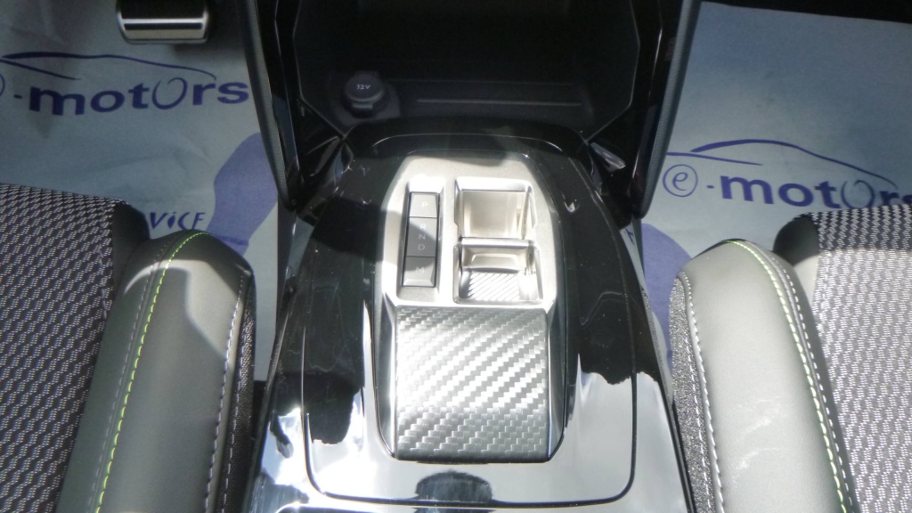 PEUGEOT 2008 GT HYBRID 145 E-DCS6 GT +TOIT PANO - ref: 5-1332179 - Photo 20